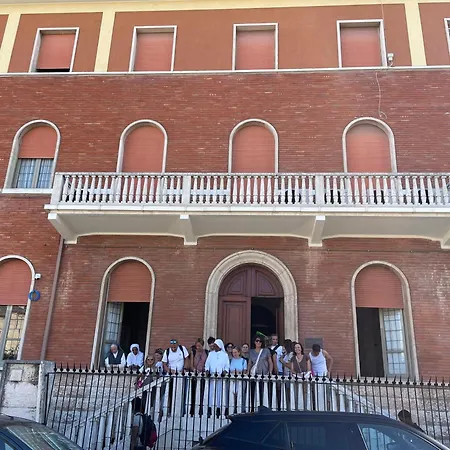 Casa Per Ferie Elena Guerra アパート