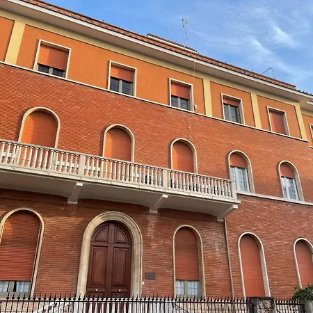 Casa Per Ferie Elena Guerra アパート ローマ